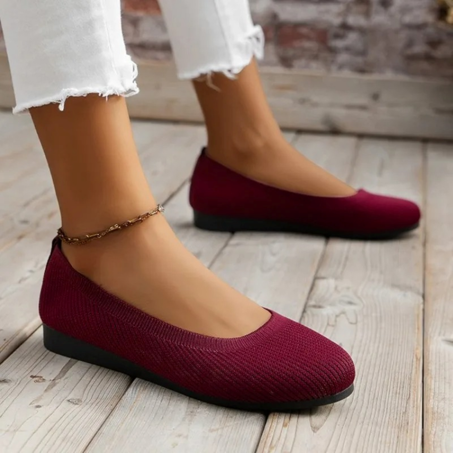 Strapabíró slip-on stílusú, lapos talpú női slip-on cipő